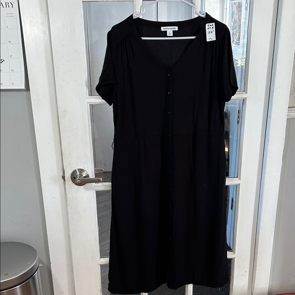 362.    (Rack) Black Midi Dress